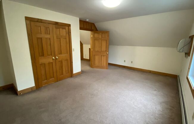 4 beds, 1 bath, $3,500, Unit 279 Unit 2