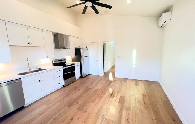 1 bed, 1 bath, 450 sqft, $2,195, Unit 24