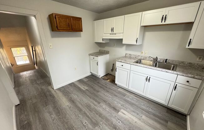 Completely Renovated 2-Bedroom Upper Apartment in South Bend – Section 8 Accepted!