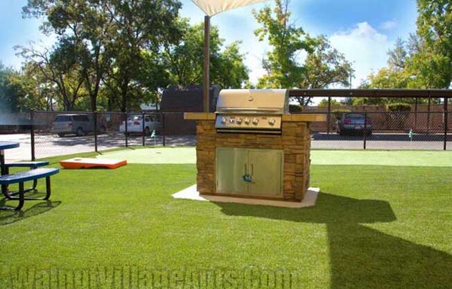 2 beds, 1 bath, 850 sqft, $1,695, Unit 256