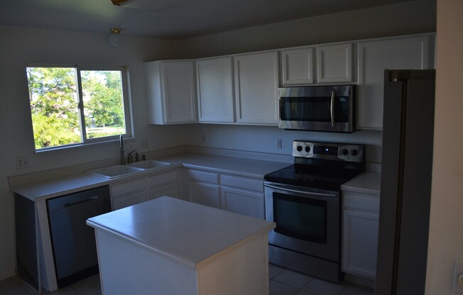 Spacious Sundown 4BD Home on Corner Lot – Near Dublin & Powers