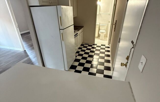 1 bed, 1 bath, 525 sqft, $990, Unit #303