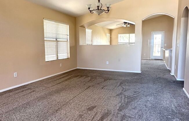 3 bed, 2 bath , Single level in Chandler PLUS DEN!!