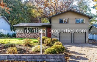 Meticulously Maintained Multnomah Village Home