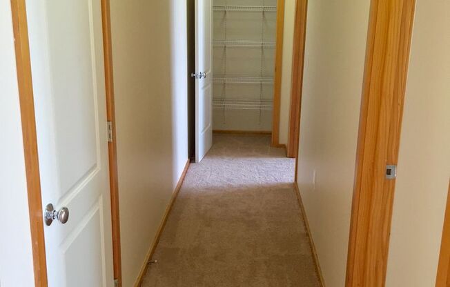 1 bed, 1 bath, 570 sqft, $1,390, Unit 215