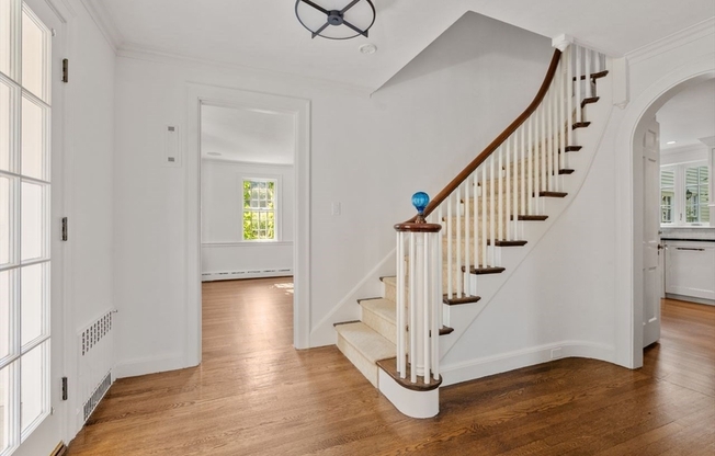 17 MONTROSE ST