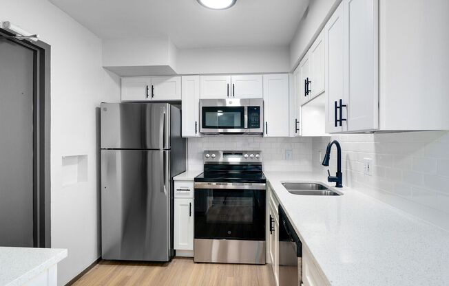 2 beds, 2 baths, 1,032 sqft, $1,625, Unit 406 (Renovated)