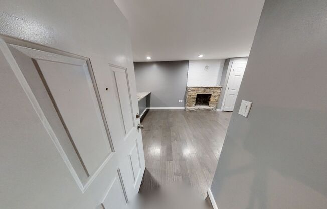 Newly Renovated 2,3,4 Bedroom apartments. Downtown Albany Off Campus student apartments.