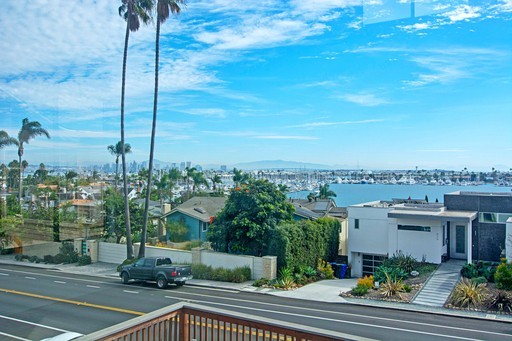 2BD/2BA Point Loma Duplex - Incredible San Diego Bay & Downtown Views!