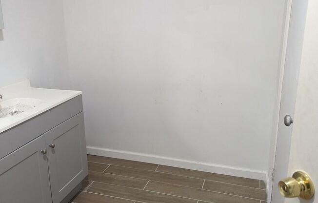 Studio, 1 bath, $1,150, Unit UNIT 1