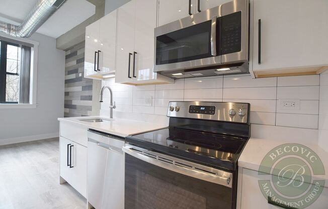 1 bed, 1 bath, 338 sqft, $1,900, Unit 115