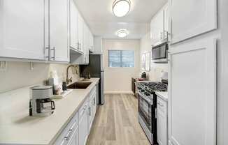 Welcome to  Riverside Drive Apartments