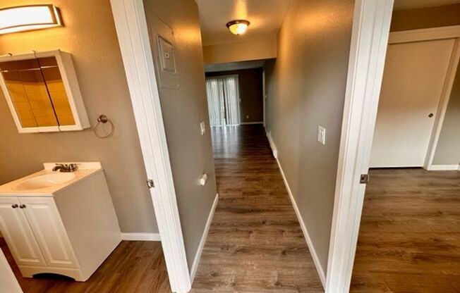 2 beds, 1 bath, 750 sqft, $1,900, Unit Unit #25