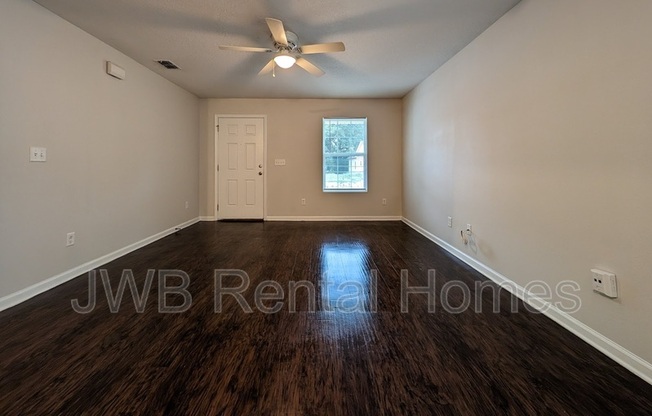 550 56 ST E