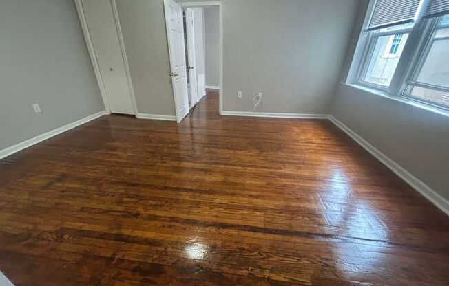 1 bed, 1 bath, 550 sqft, $1,250, Unit B16