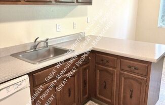 7609 44 ST W