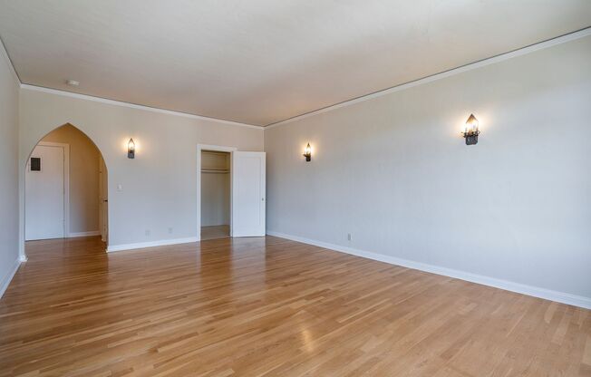 Studio, 1 bath, 725 sqft, $1,995