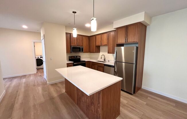 2 beds, 1 bath, $1,910, Unit E204
