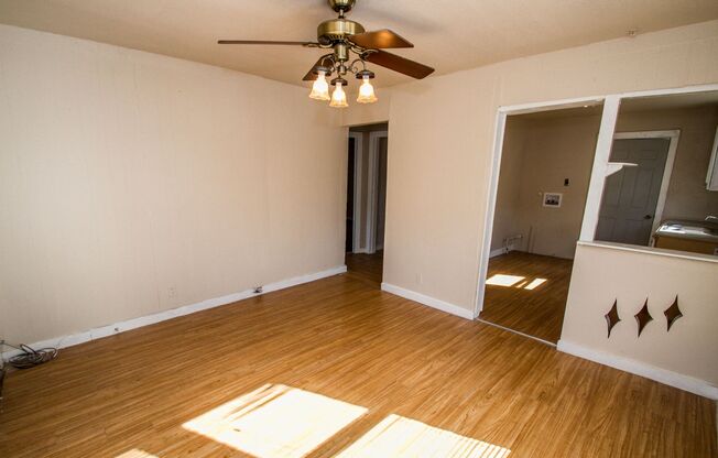 Cozy 2 Br/1 Ba Home Near At&t Center