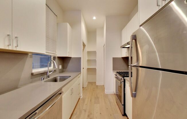 1560 Sacramento Street (1300r)