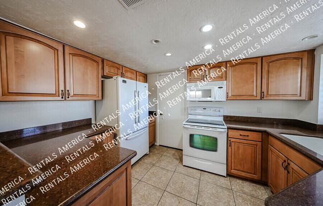 3301 E WESCOTT DR