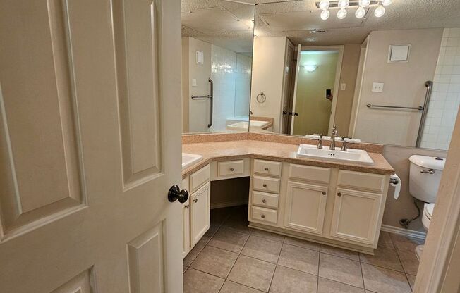 1 bed, 1 bath, $1,395, Unit # 174