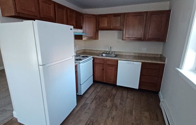 2 beds, 1 bath, 1,100 sqft, $1,600, Unit G207