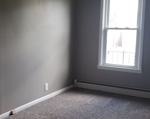 2 beds, 1 bath, $1,195