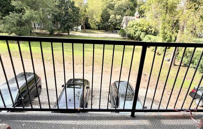 1 bed, 1 bath, $1,050, Unit F4