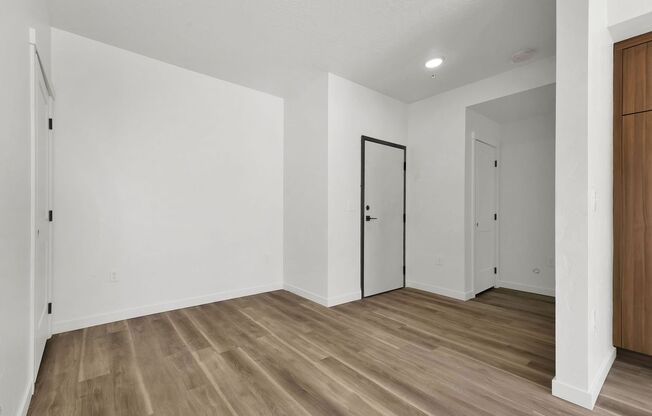 1 bed, 1 bath, 977 sqft, $1,750