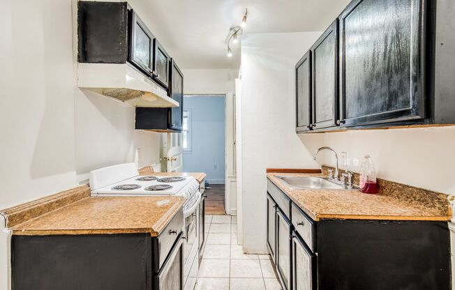 316 18th Pl NE