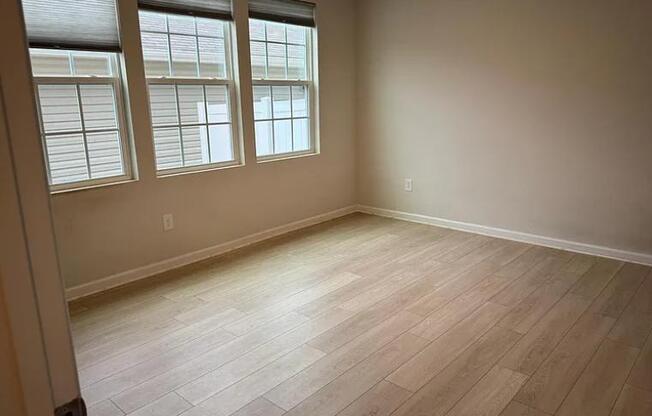 13052 COTTAGE CRES LN