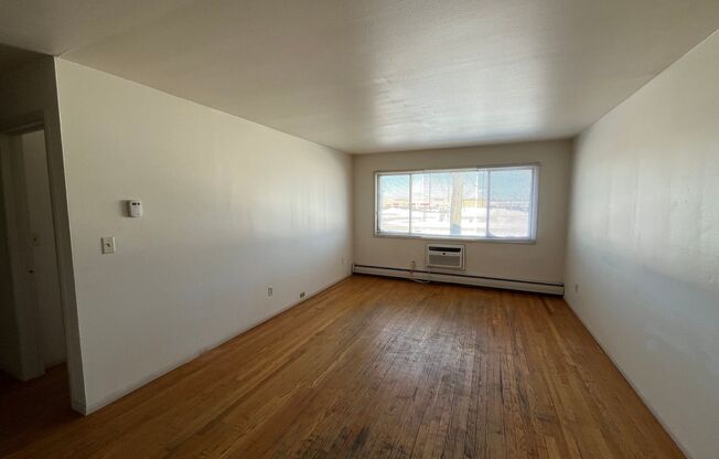 1 bed, 1 bath, $1,015, Unit 13
