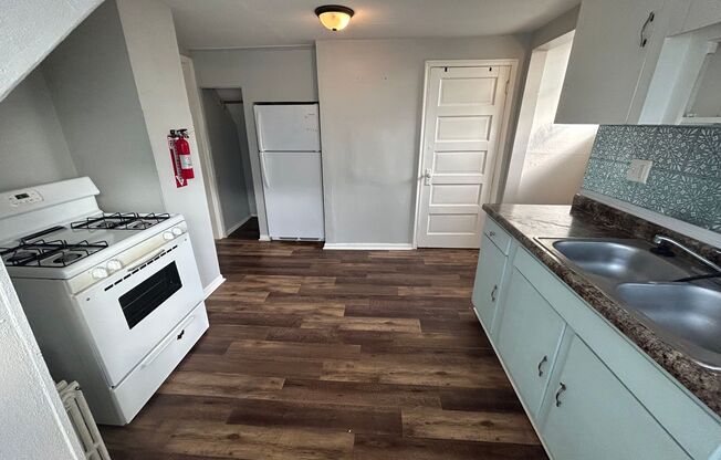 239 Park St W