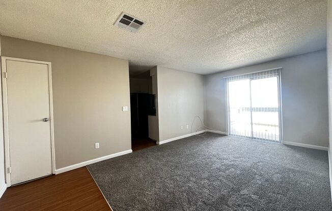 1 bed, 1 bath, 592 sqft, $999, Unit 180