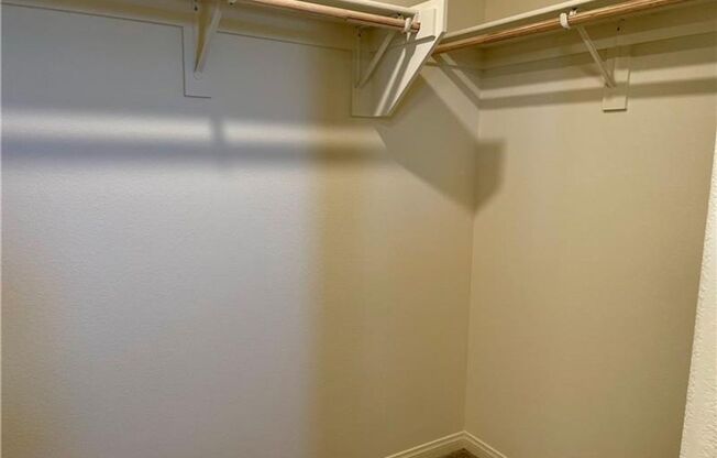 Brand New 4 Bedroom Townhome-Sunrise Manor