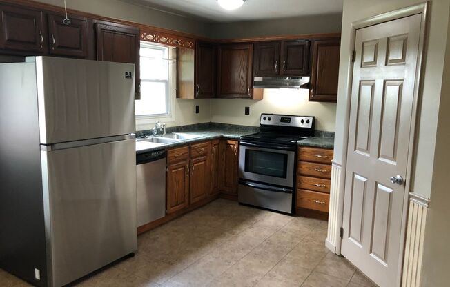 401 S. CENTER ST.  HANOVER, PA 17331 ***3-BEDROOM TOWNHOUSE***