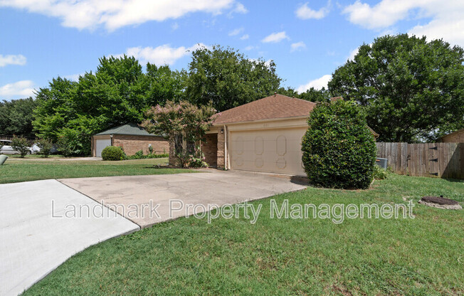 841 COUNTRY CLUB PL