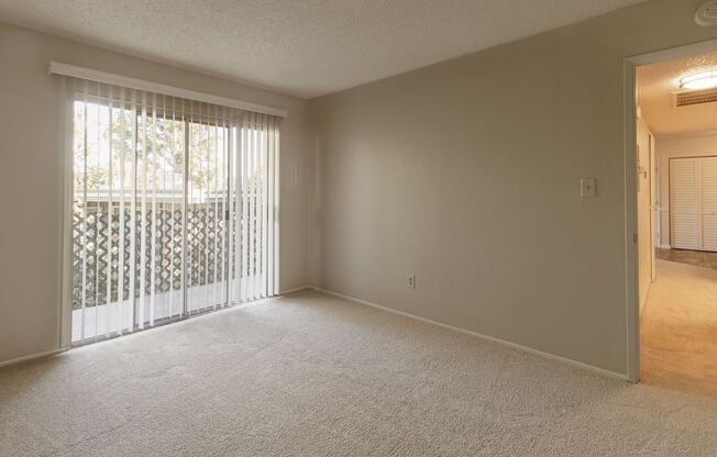 2 beds, 1 bath, $1,675, Unit 490108