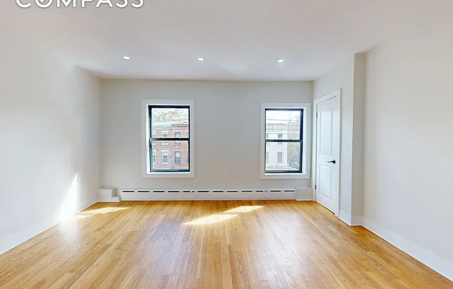 318 VAN BRUNT ST