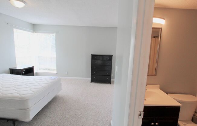 2 beds, 2 baths, $750