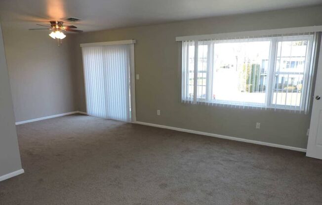 2 beds, 1 bath, 925 sqft, $1,485, Unit 75A