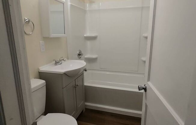 1 bed, 1 bath, $900, Unit Unit 7