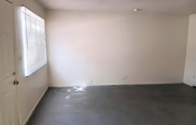 2 beds, 1 bath, $1,000