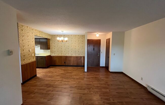 1 bed, 1 bath, 700 sqft, $949, Unit Unit 9