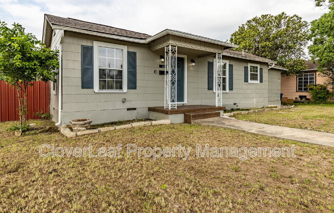402 W WILDWOOD DR