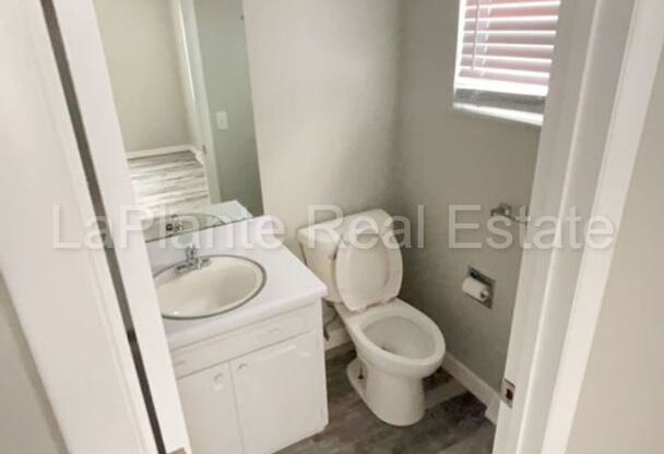 2 beds, 1.5 baths, 1,100 sqft, $1,050, Unit 2