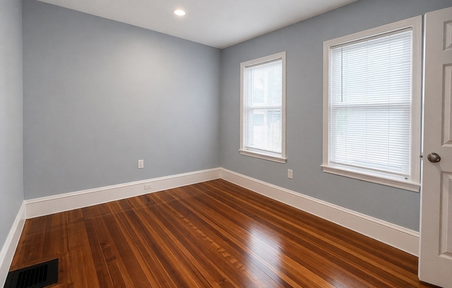 3 beds, 1 bath, 1,175 sqft, $3,000, Unit 2
