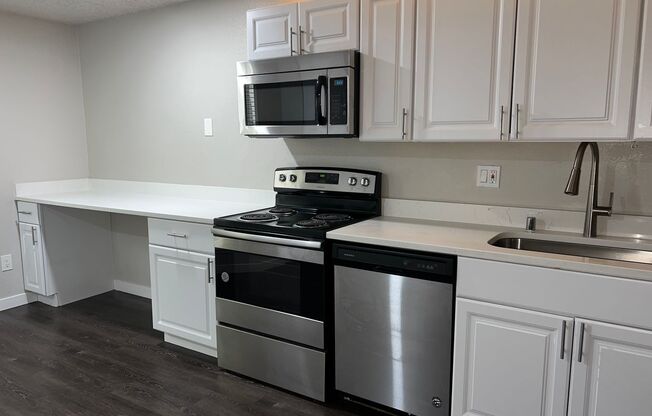 Prestige Townhomes: Stylish 2-Bedroom Living in the Heart of Puyallup