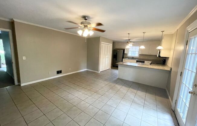 3 beds, 2 baths, $1,700